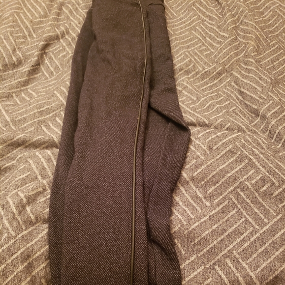 3/$25 Reitmans modern stretch leggings, size 12P - Picture 3 of 7